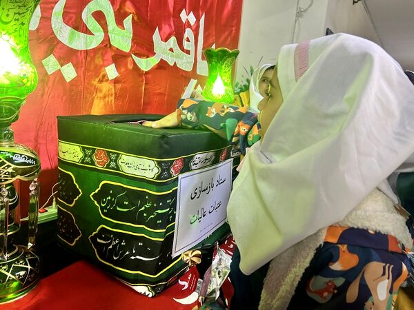 مراسم بازسازی عتبات عالیات در دبستان المهدی ناحیه 2 کرج 
