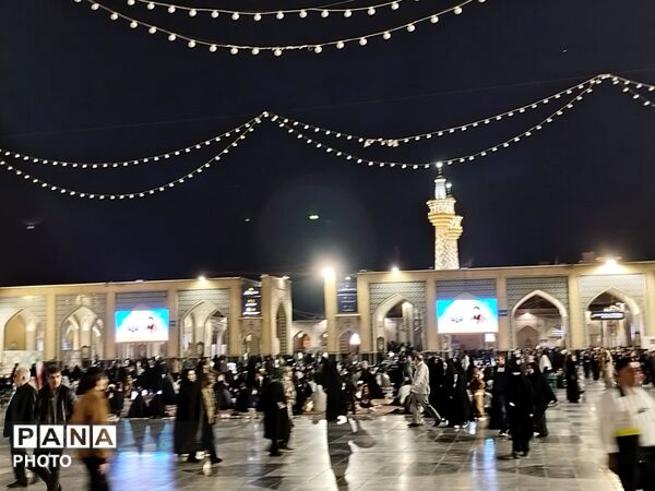 مراسم یادبود شهدا و دهه کرامت در حرم مطهر رضوی 