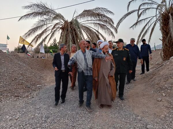 بازدید روسای ادارات خلیل آباد از دومین کنگره ملی شهید مدرس (ره) و ۱۲۲۲ شهید منطقه ترشیز کهن 