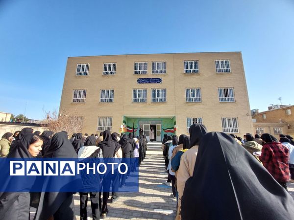 آماده‌سازی مدرسه حجاب باخرز برای دهه فجر و زنگ انقلاب