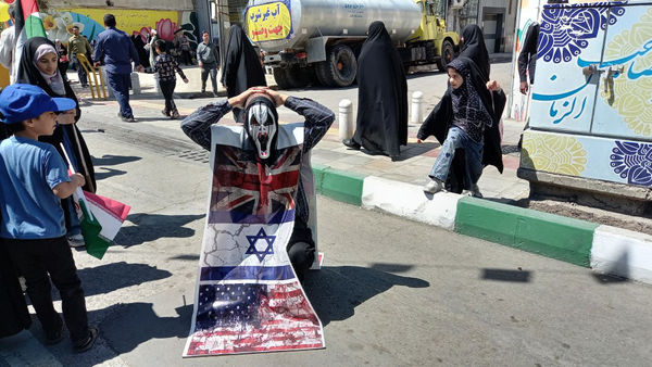 راهپیمایی روز قدس همراه با تشییع پیکر شهید صداقت در قم