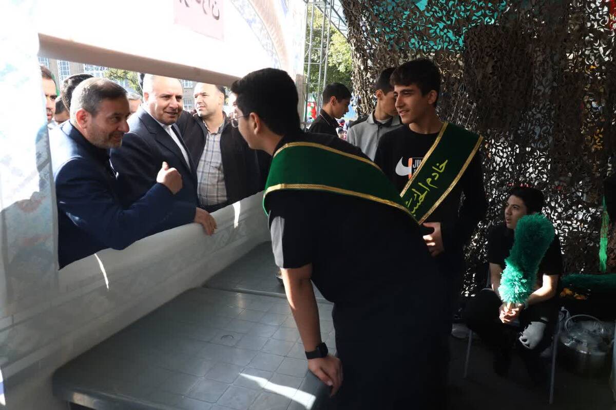  از قاب نگاه نوجوان تا فریاد «مرگ بر استکبار»