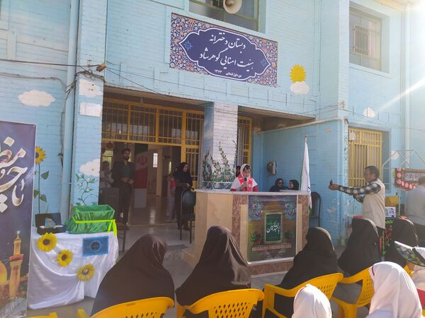دبستان دخترانه گوهرشاد بیرجند میزبان پویش کاشی حرم 