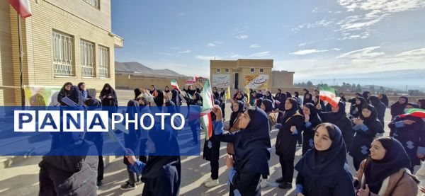 برنامه دهه فجر در مدرسه امیدانقلاب شهرستان سملقان