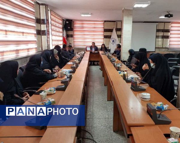 جلسه هم‌اندیشی معاونان و مربیان پرورشی و فرهنگی شهرستان فیروزکوه