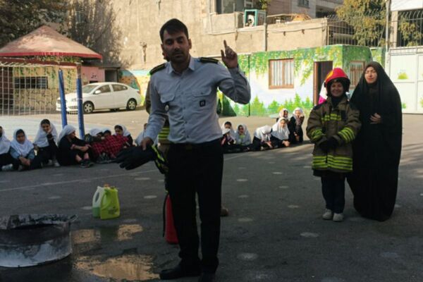 تمرین ایمنی و مقابله با بحران زلزله در مدرسه هدی۱