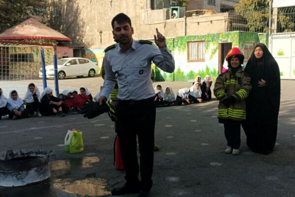تمرین ایمنی و مقابله با بحران زلزله در مدرسه هدی۱
