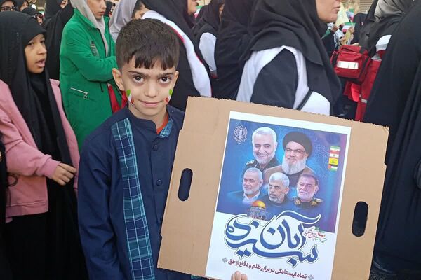 همه‌باهم در راهپیمایی روز دانش‌آموز؛ تجلی وحدت و آگاهی نسل نو