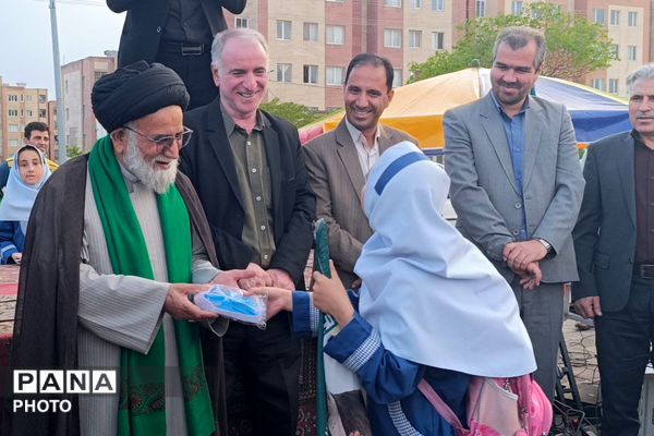 اجتماع صمیمی دانش‌آموزان نیشابور به یاد ۱۶۸ فرشته های دبستان شجره طیبه ی میناب