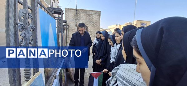 بازدید دانش‌آموزان دبیرستان فضیلت از موزه فاروج