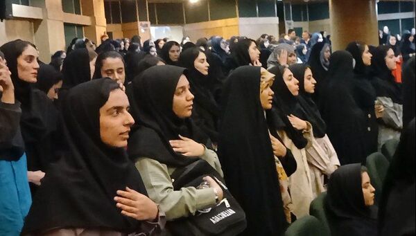 جشن بزرگ ازدواج دانشجویی در دانشگاه آزاد اسلامی واحد کرج