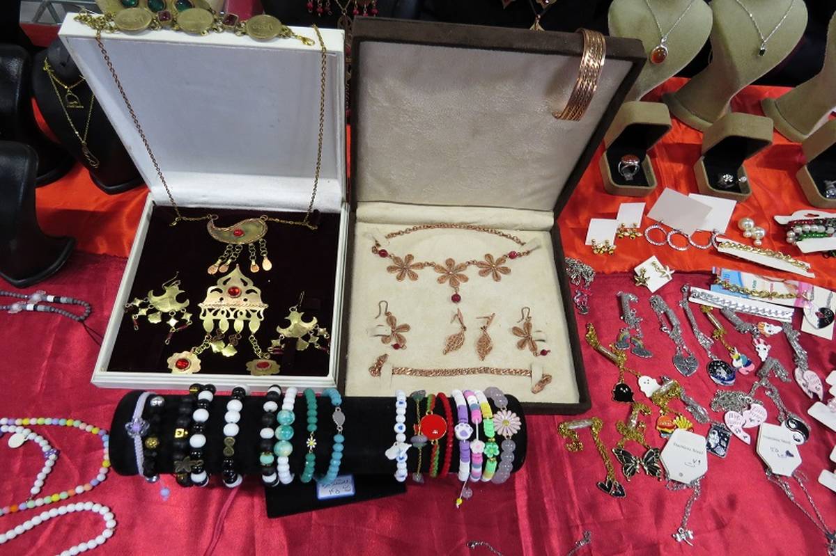 معرفی مشاغل با نمایشگاهی از آثار دانش‌آموزان در شهرستان سملقان