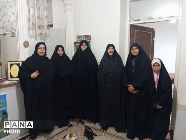دیدار با خانواده شهید مرادپور به مناسبت هفته دفاع مقدس