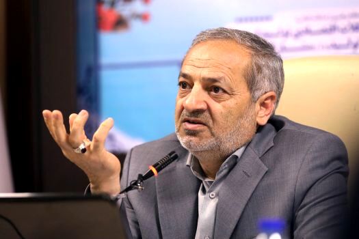 محور برنامه‌های هفته معلم، تکریم مقام معلم و تشریح توسعه عدالت آموزشی باشد