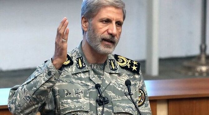 سرلشکر حاتمی: تقاص خون امام شهید را خواهیم گرفت