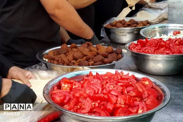 همدلی و وحدت مردم پشت صحنه حضور میلیونی در تشییع رهبر شهید 