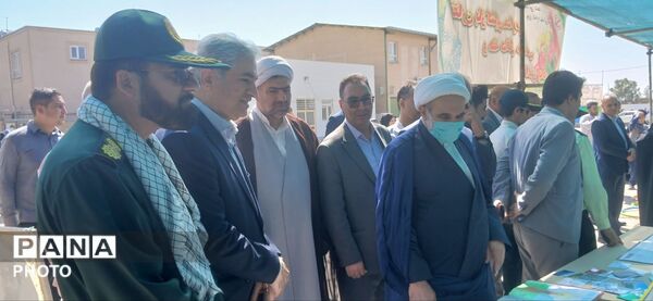 زنگ مهر و ایثار در مدرسه امام خمینی(ره) شهرستان رشتخوار