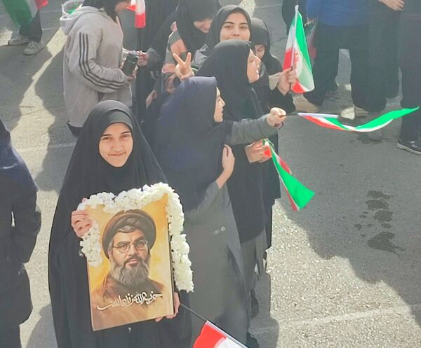مراسم گرامیداشت شهدای مقاومت در دبیرستان گلشن آزادی مشهد