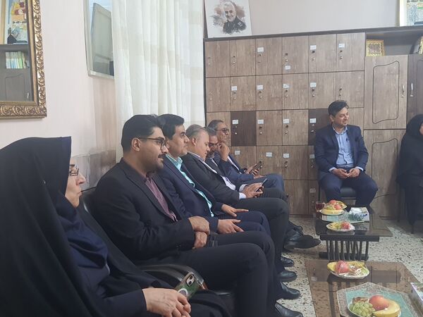 مراسم باشکوه زنگ ایثار و مقاومت در مدرسه شاهد تکتم ناحیه ۳