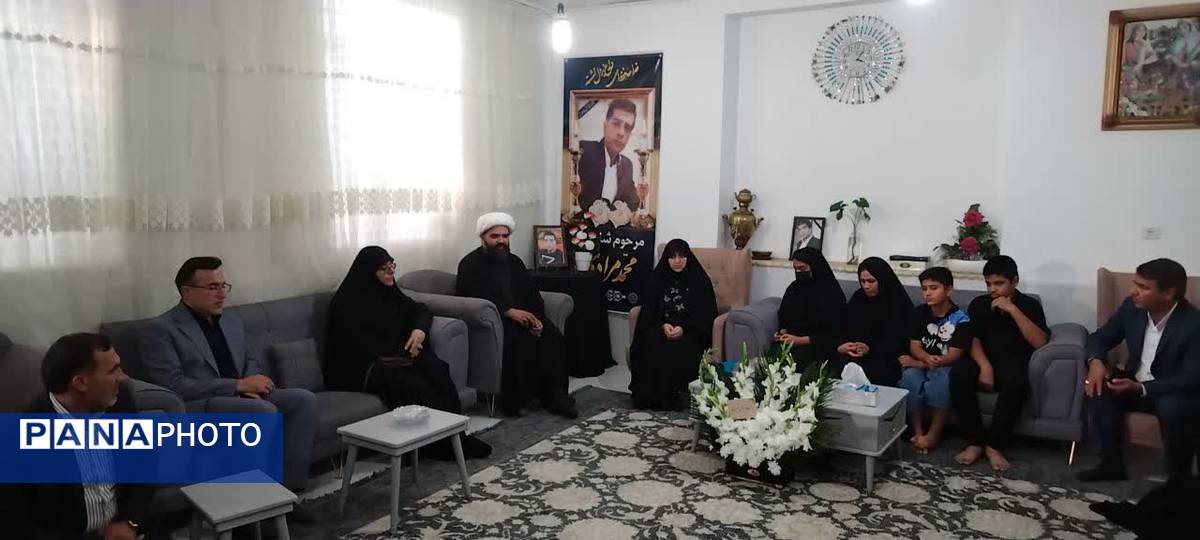 حضور معاون رئیس جمهوری در منازل جان باختگان معدن طبس در بخش انابد