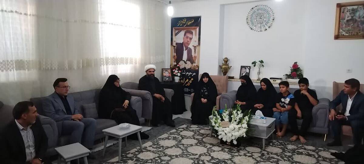 حضور معاون رئیس جمهوری در منازل جان باختگان معدن طبس در بخش انابد