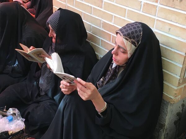 برپایی مراسم دعای عرفه در گلستان شهدای اصفهان