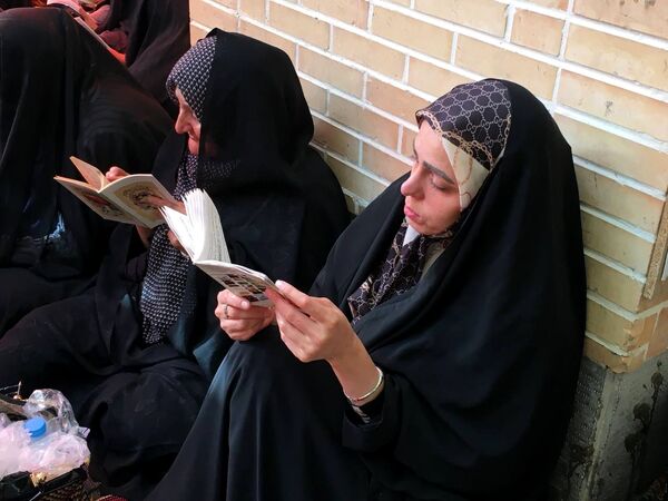 برپایی مراسم دعای عرفه در گلستان شهدای اصفهان