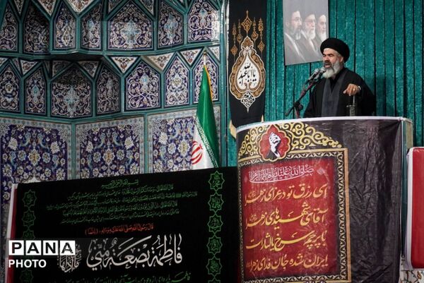 دانش‌آموزان بهارستان؛ جلوه‌گر پیوند مدرسه با معنویت در نماز جمعه