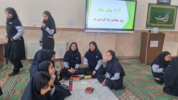 مراسم روز جهانی غذا در دبیرستان فرزانگان دکتر شاهی