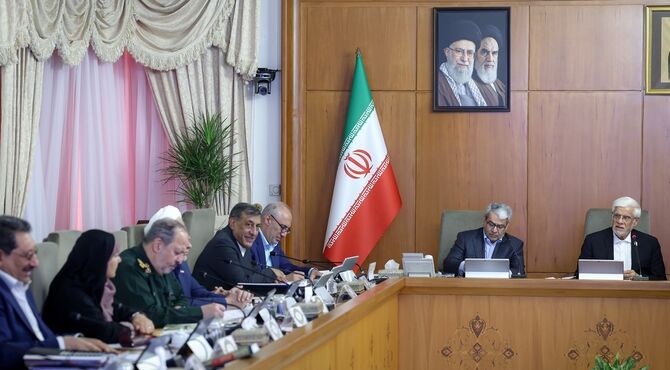 عارف: رئیس‌جمهور با دست پر به نیویورک رفت و در سازمان ملل دست برتر را خواهد داشت