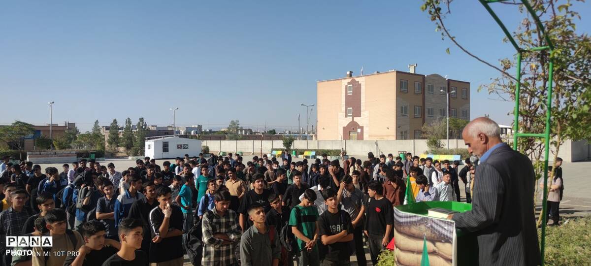 مراسم آغاز سال جدید تحصیلی در هنرستان شهید مدرس کاشمر