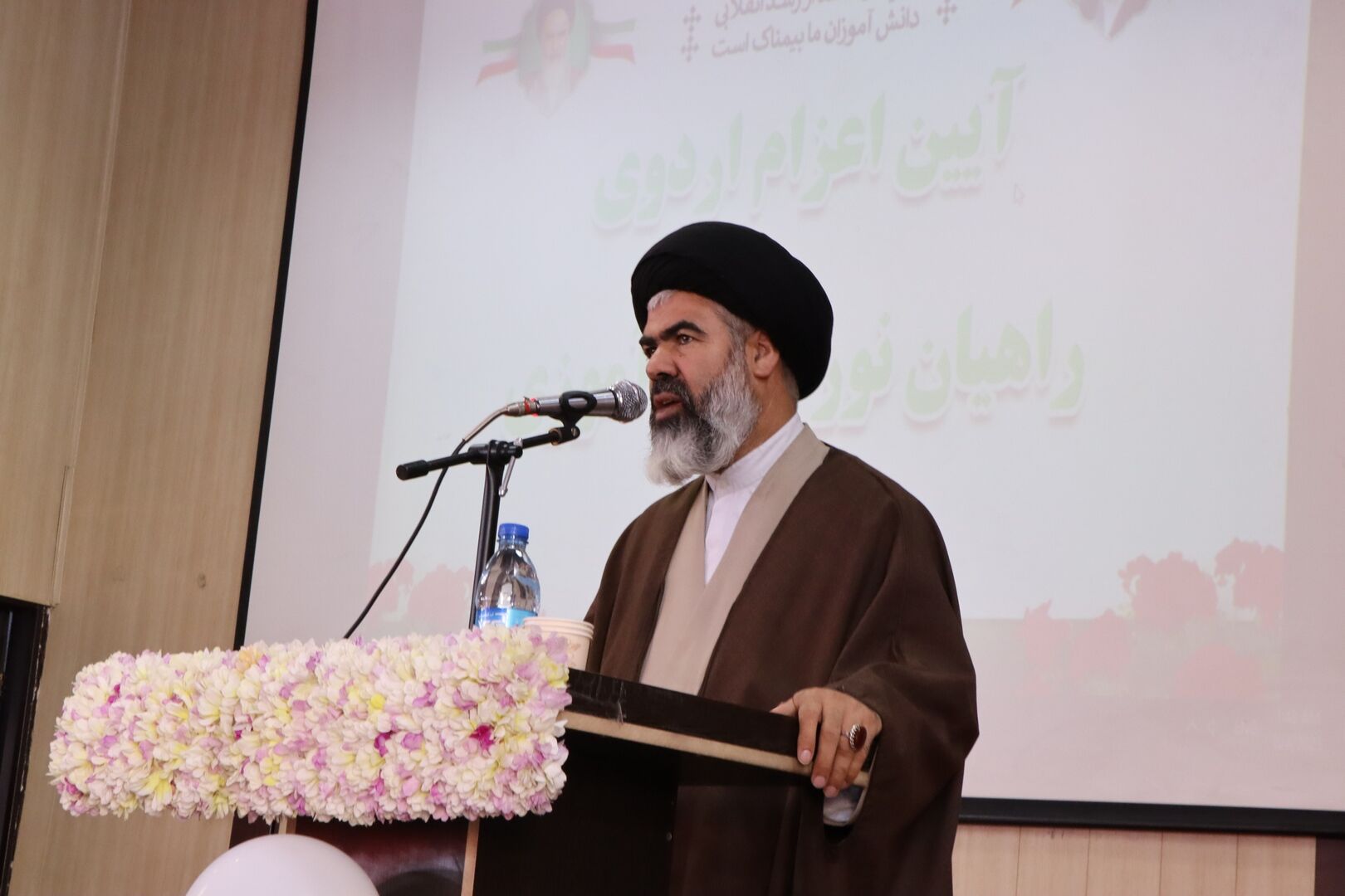 لازمه شهید شدن، شهید‌گونه زیستن است