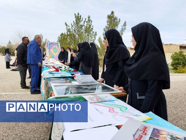 جشن مدرسه‌ای «ایرانمون» در مدرسه شهدای میانشهر