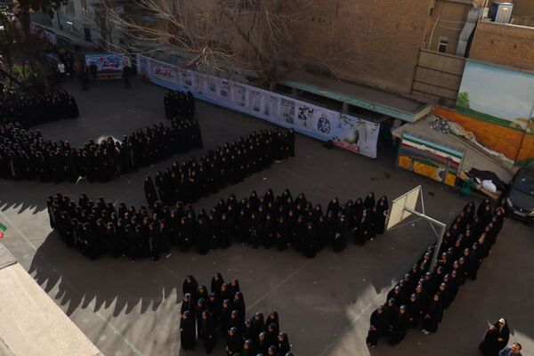 در دل این زمستان سخت و از پس سال‌ها، همچنان عطر آزادی به مشام می‌رسد