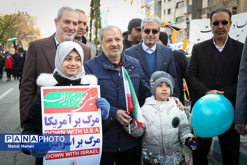 حضور وزیر آموزش و پرورش در راهپیمایی 22 بهمن 1403