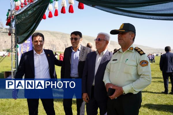 جشنواره بزرگ تربیتی، ورزشی و آموزشی دانش‌آموزان و فرهنگیان عشایر فارس