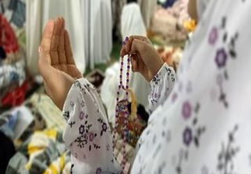 خلوت دانش‌آموزان با خدا در آیین معنوی اعتکاف 