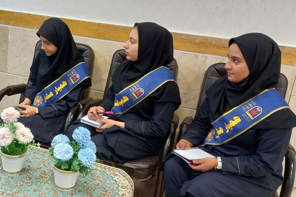 برگزاری انتخابات همیار مشاور در دبیرستان بانو عفت آهنگری ناحیه یک شهرری