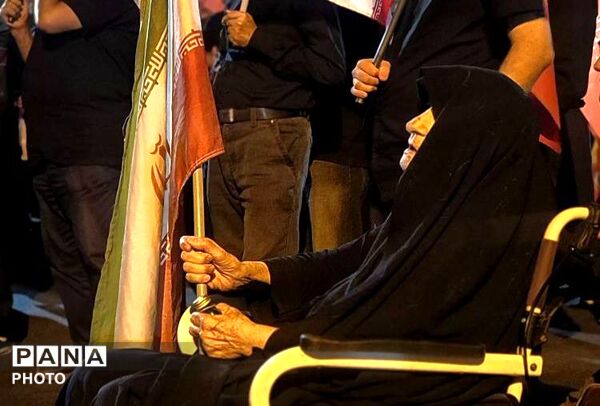 وقتی تمام شهر، رنگ سوگ او را به خود می‌گیرد