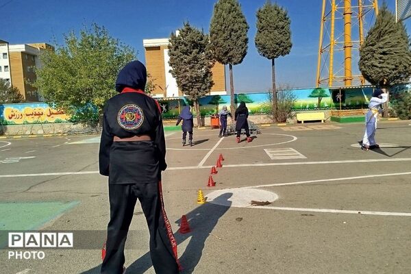 المپیاد ورزشی در مدارس شهید بهزاد کاشفی و دکتر حسابی ملارد 
