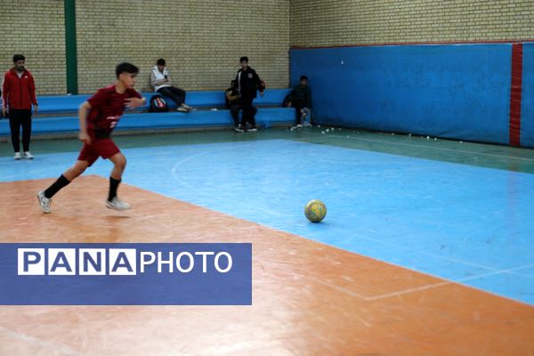 مسابقات قهرمانی فوتسال در منطقه کهریزک 
