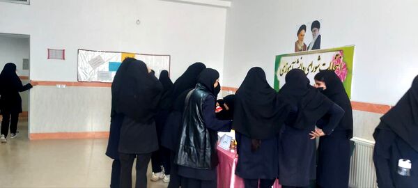 برگزاری انتخابات شورای دانش‌آموزی با هدف تعامل در مدرسه برکت خاتم