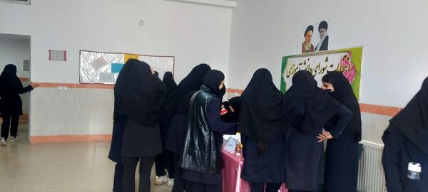 برگزاری انتخابات شورای دانش‌آموزی با هدف تعامل در مدرسه برکت خاتم