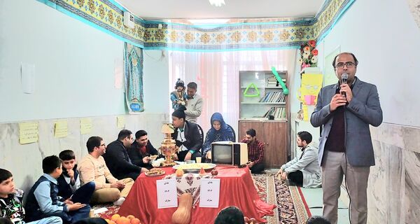 جشن یلدا و شور و نشاط در مدرسه فرهنگ شهیدان تهامی خلیل آباد