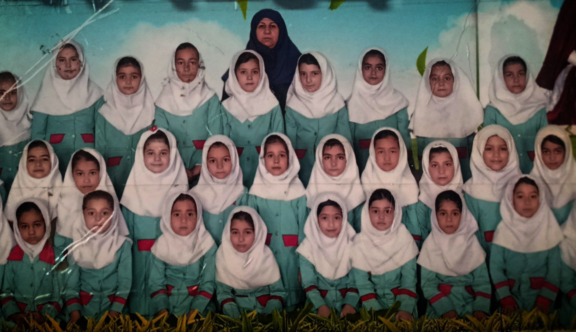 عکس یادگاری کلاس اول مدرسه پیامبر اعظم(ص) ملارد