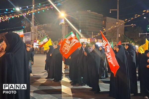 تجمع مردمی رباط کریم با اجرای سرود و سخنرانی