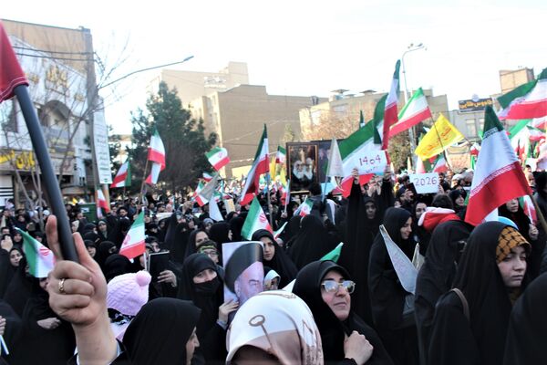 جلوه‌های حضور نوجوانان در راهپیمایی 22 دی مردم قم