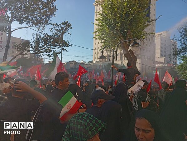 وداعِ جهان با «پدر» در صحنِ خورشید