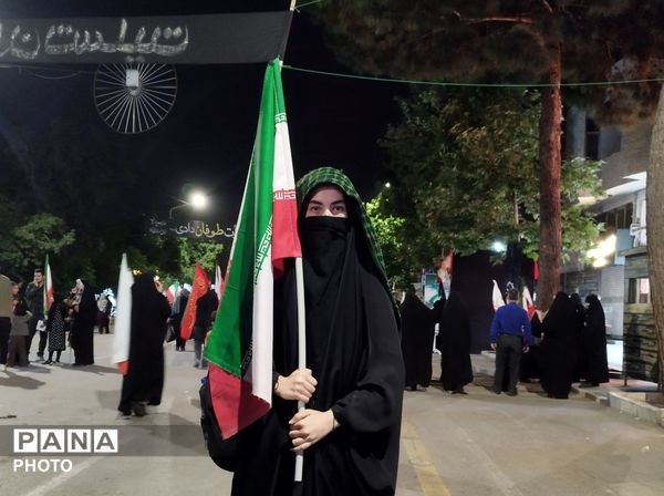 ما صحنه را خالی نمی کنیم