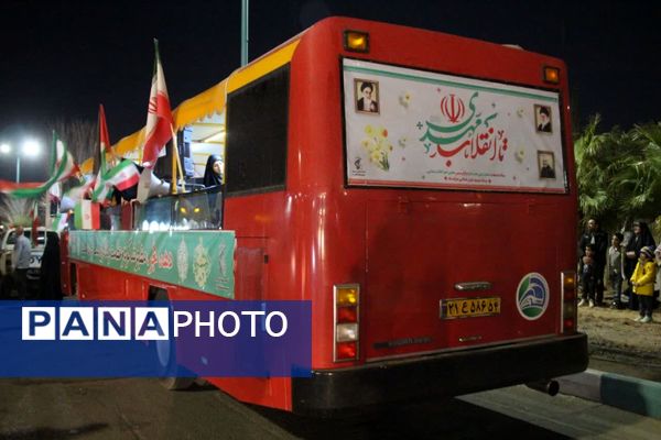 نورافشانی و گلبانگ الله اکبر در یزد، جلوه‌ای از جشن سالگرد پیروزی انقلاب